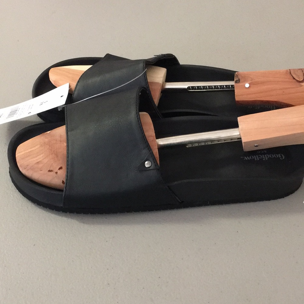 ⭐️NWT Men’s Goodfellow & Co. Ryler Slides⭐️